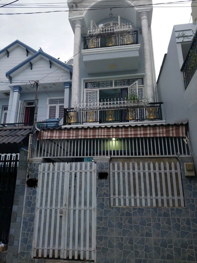Nhà hẻm xe hơi