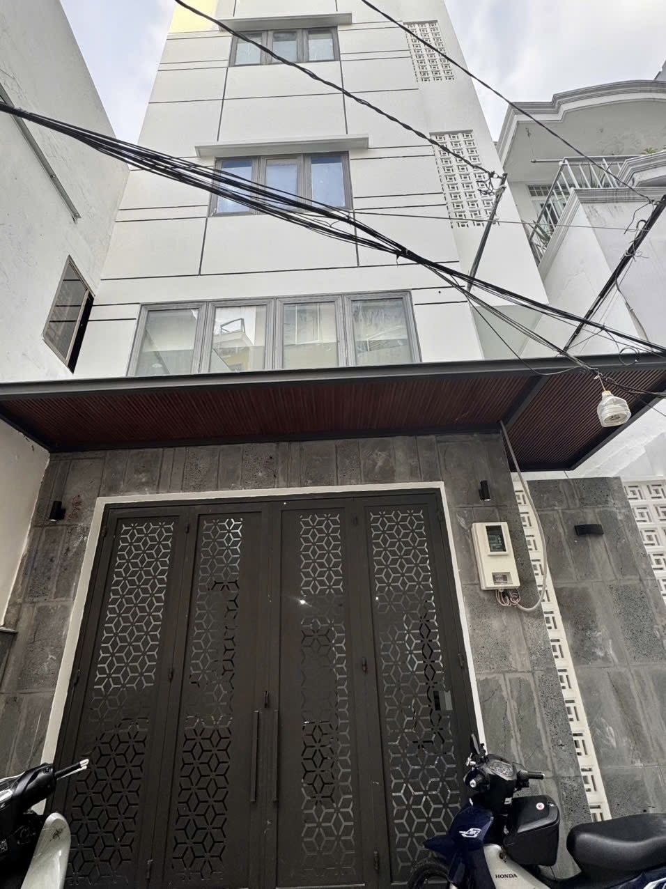  Bán CHDV Lê Bình, Tân Bình, 5.6m x 15m, 5 tầng - thang máy, 16.5 tỷ, doanh thu 80tr/tháng.