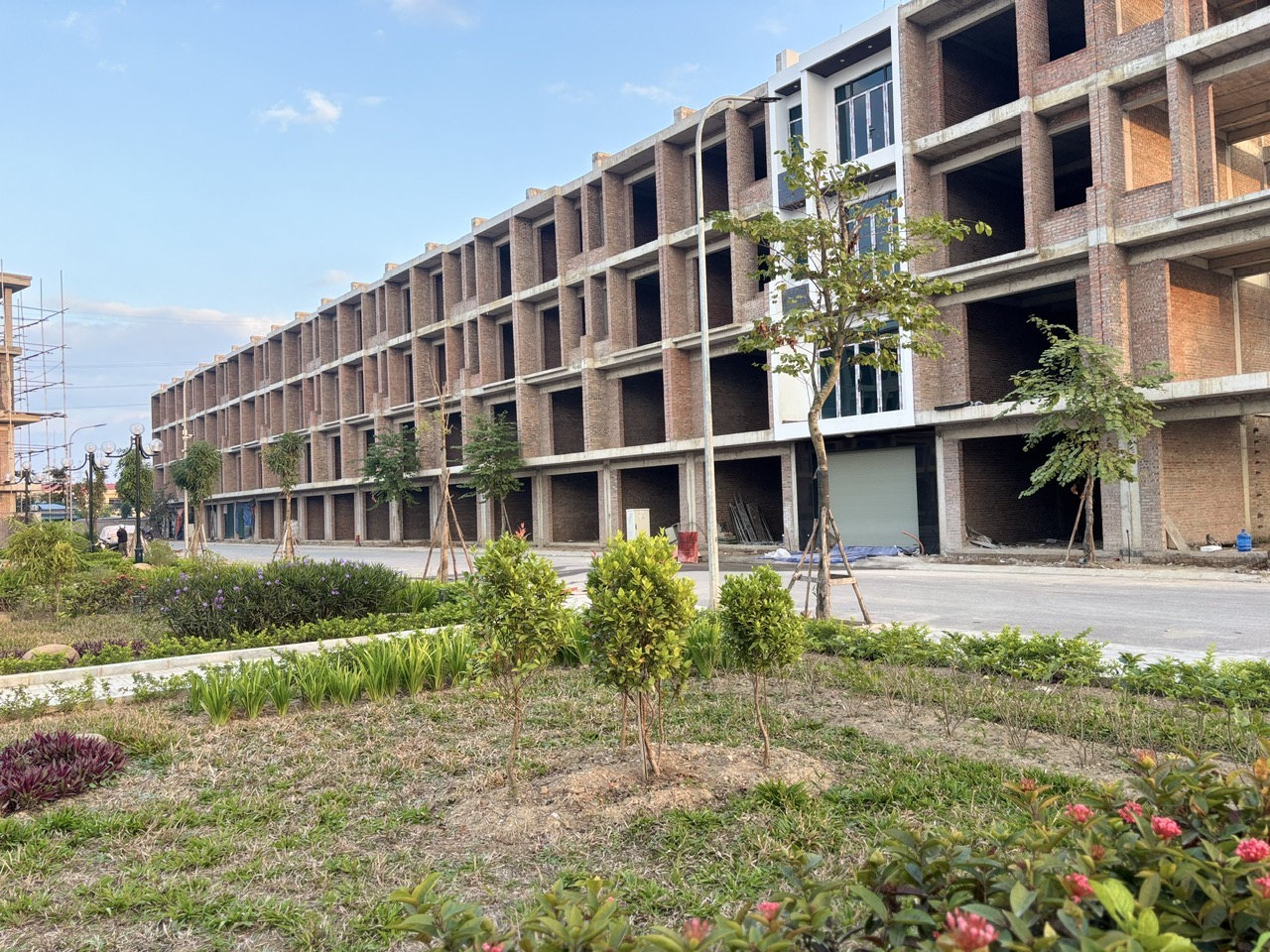 Nhà Liền kề sẵn sổ đỏ, xây 4 tầng đối diện uỷ ban phường hồng an, hải phòng, giá 4 tỷ/căn