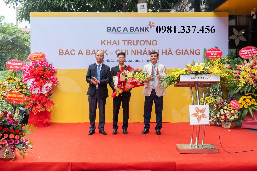 Cho thuê phố Lê Duẩn 1000m2 mặt tiền có 1 tầng 250 triệu/tháng 0981337456